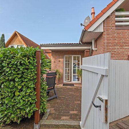 Enticing Holiday Home In Oldenburg With Garden Near Sea Dannau エクステリア 写真