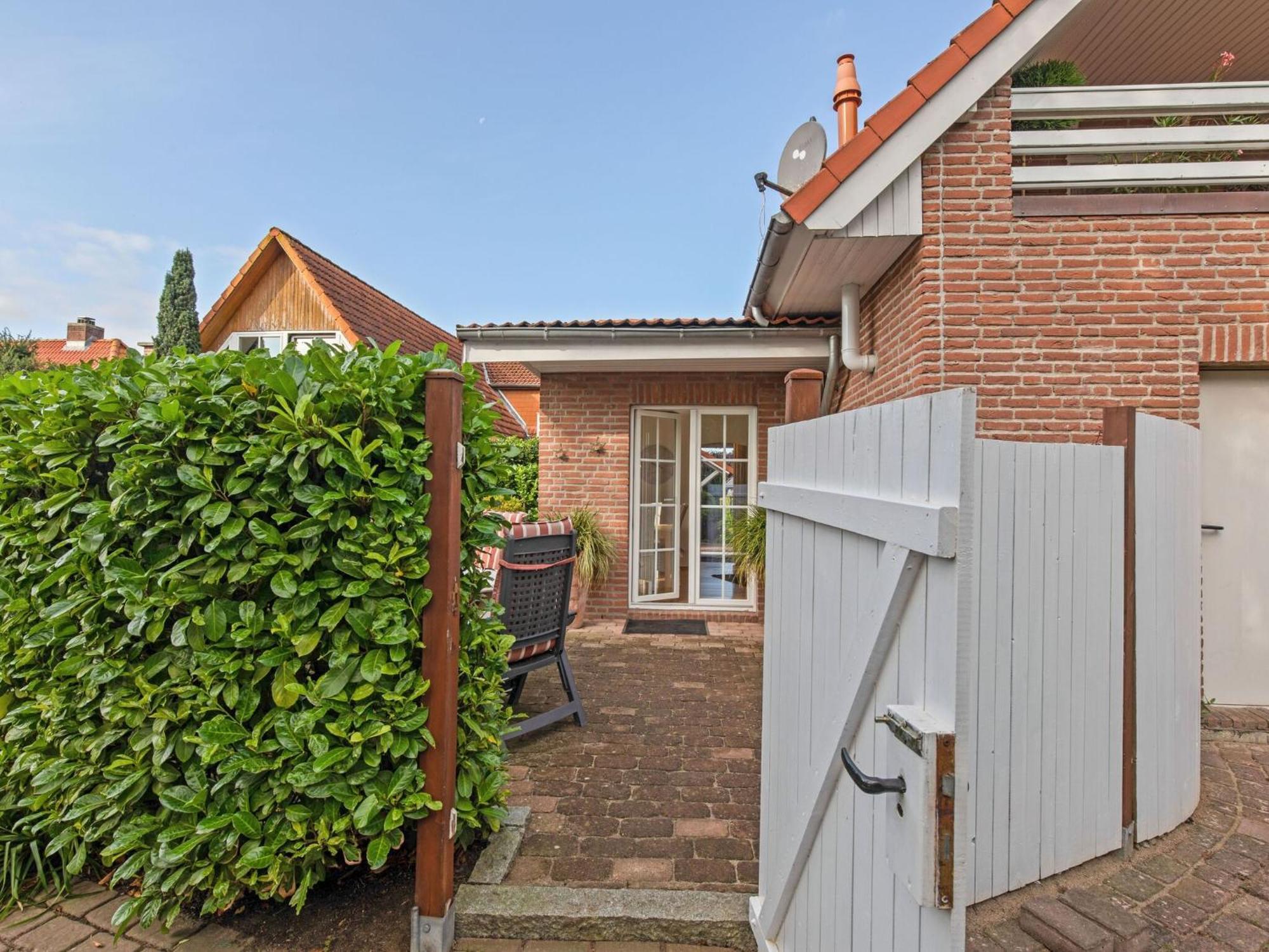 Enticing Holiday Home In Oldenburg With Garden Near Sea Dannau エクステリア 写真