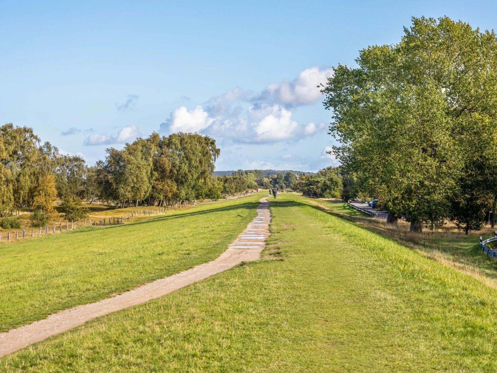 Enticing Holiday Home In Oldenburg With Garden Near Sea Dannau エクステリア 写真