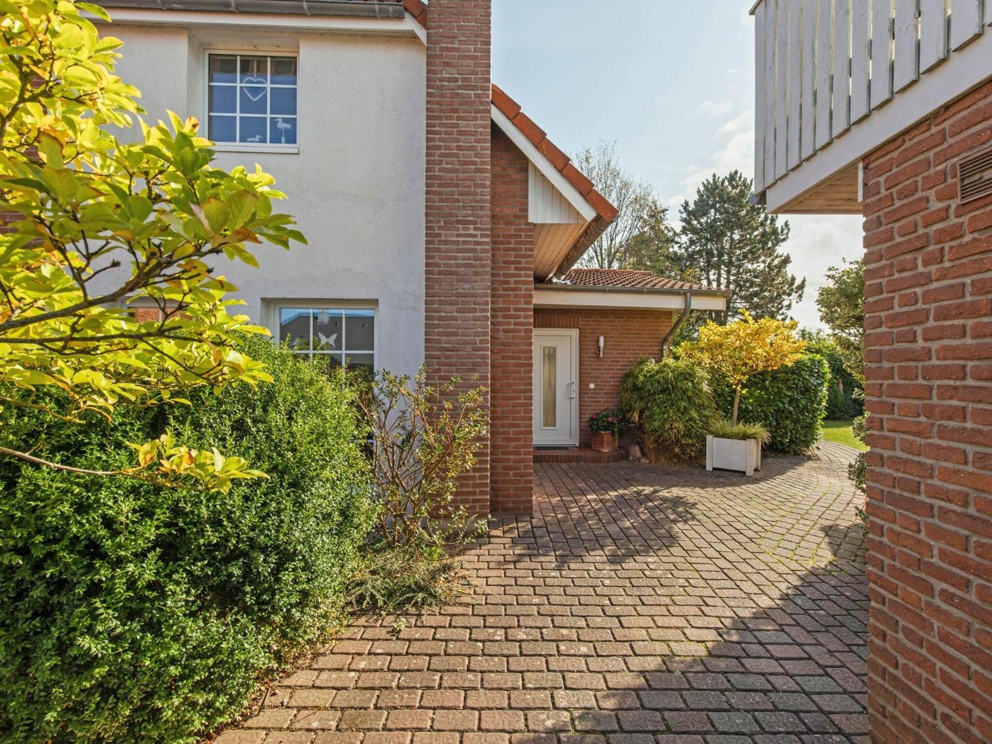 Enticing Holiday Home In Oldenburg With Garden Near Sea Dannau エクステリア 写真