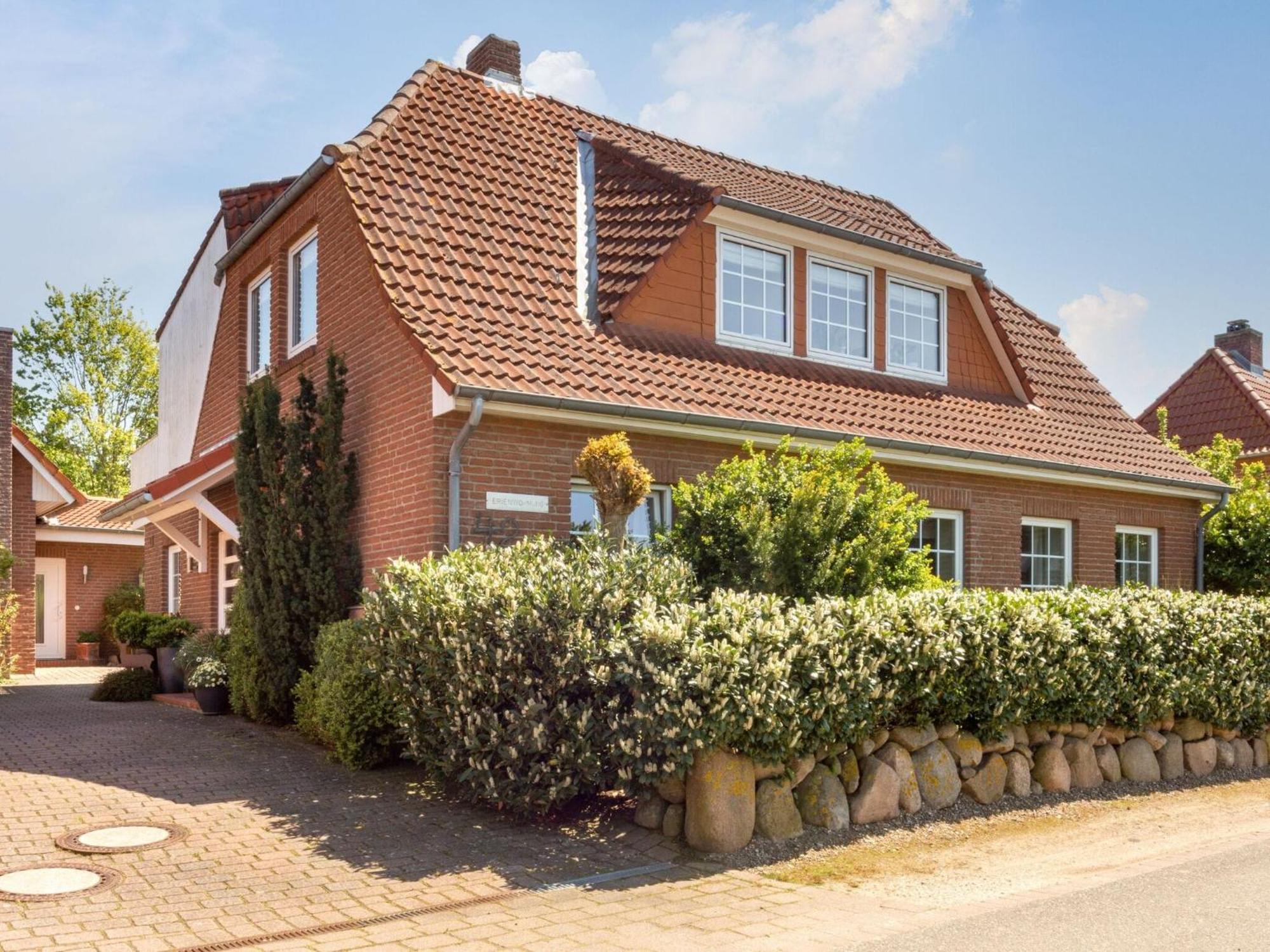 Enticing Holiday Home In Oldenburg With Garden Near Sea Dannau エクステリア 写真
